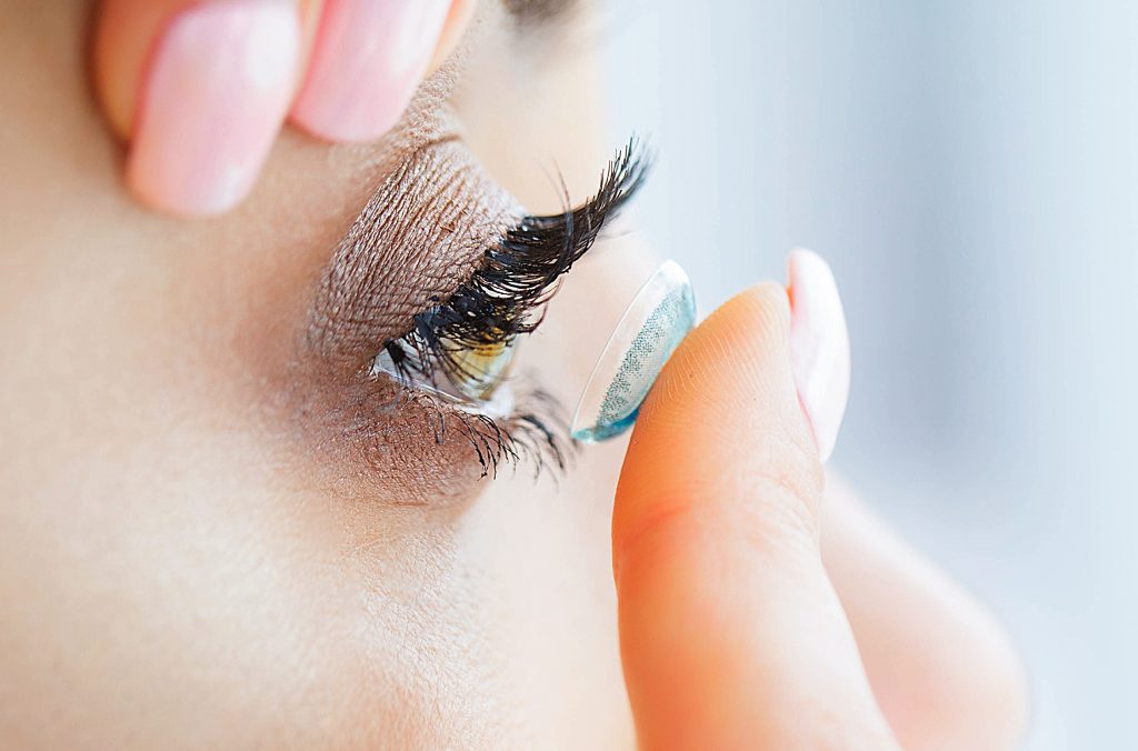 colored contact lenses as Mother’s Day gifts for wife